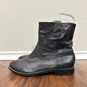 FRYE Anna Shortie Boots Black Leather Booties Pull On Travel Moto